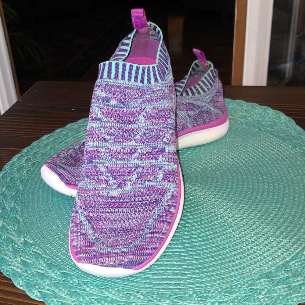Sport Shoes Speed Knit size 4, great